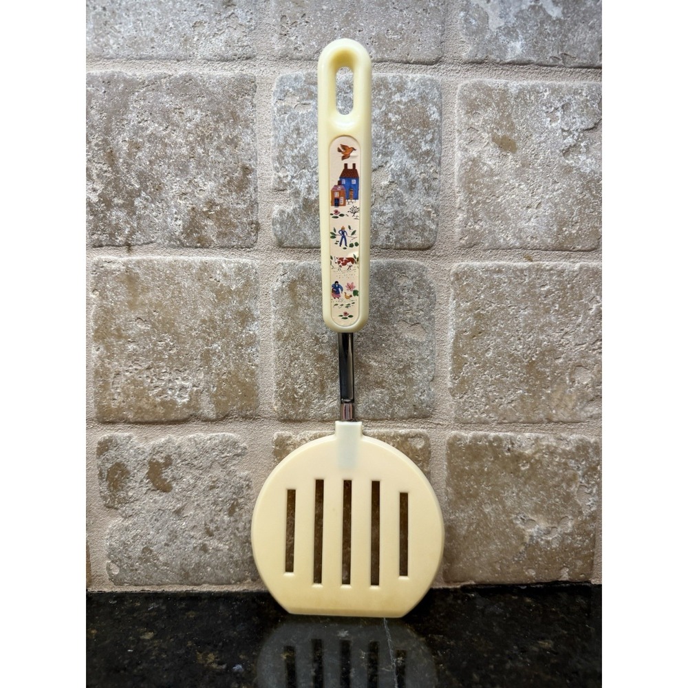 Vintage International Heartland Slotted Round Nylon Spatula Kitchen Utensil Farm